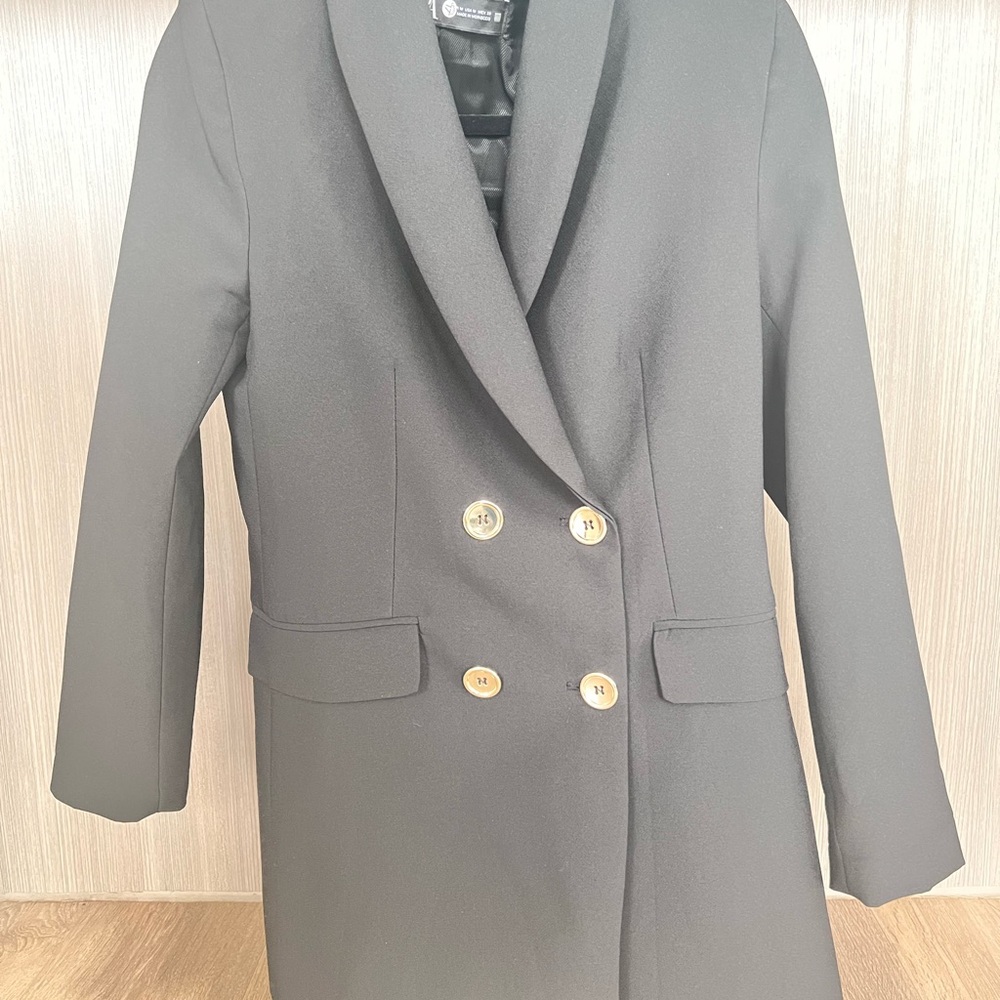 Elegant Black Double-Breasted Women's Coat